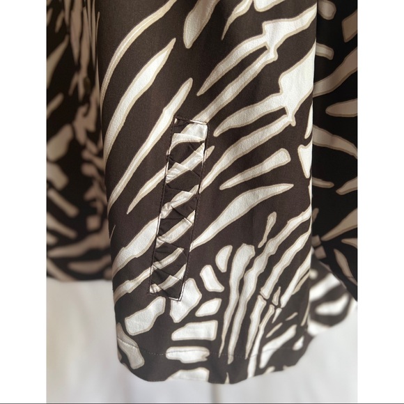 Zenergy by Chico’s Brown Zebra Print 3/4-Length Sleeve Top - Picture 5 of 6